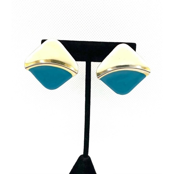 Vintage Fashion Clip Ons Earrings - Picture 1 of 6